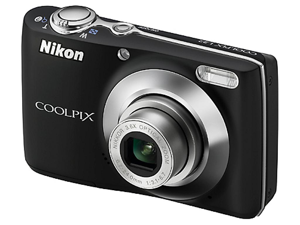 Nikon Coolpix L22 point and shoot digital store camera tested and functional