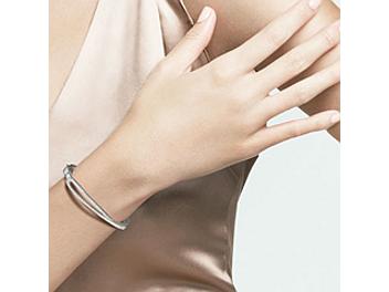 白髪】スワロフスキー Swarovski 『Hermine バングル M』 697307